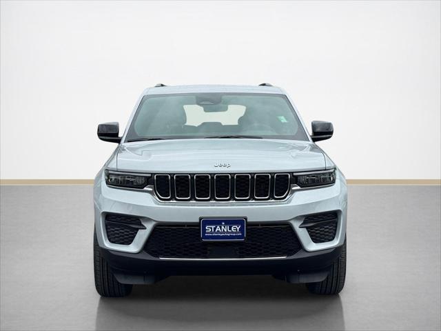 2026 Jeep Grand Cherokee Laredo 4x2