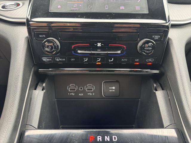 2026 Jeep Grand Cherokee Laredo 4x2