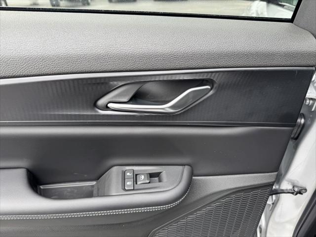 2026 Jeep Grand Cherokee Laredo 4x2