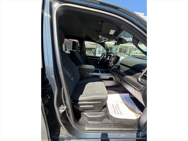 2025 Ram 1500 Big Horn Crew Cab 4x4 5'7" Box