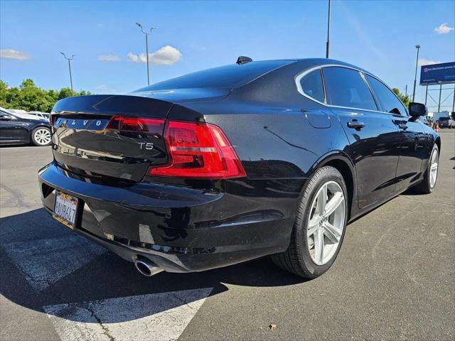 2018 Volvo S90 T5 Momentum