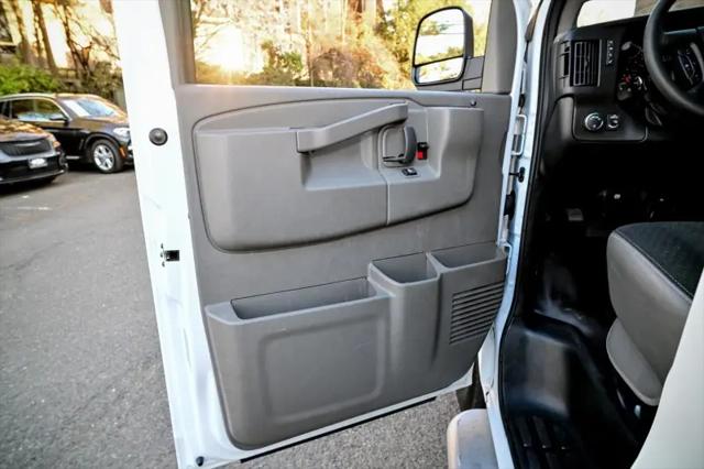 2024 GMC Savana Cargo RWD 2500 Regular Wheelbase Work Van