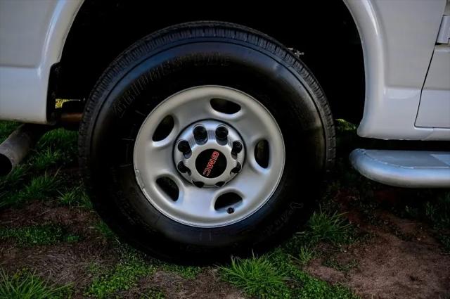 2024 GMC Savana Cargo RWD 2500 Regular Wheelbase Work Van