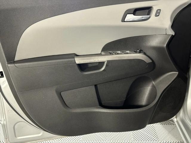 2019 Chevrolet Sonic Premier Auto