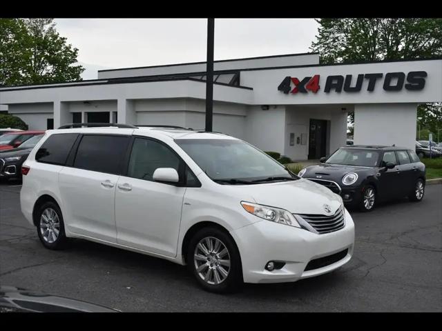 2017 Toyota Sienna XLE 7 Passenger for sale in Indianapolis, IN