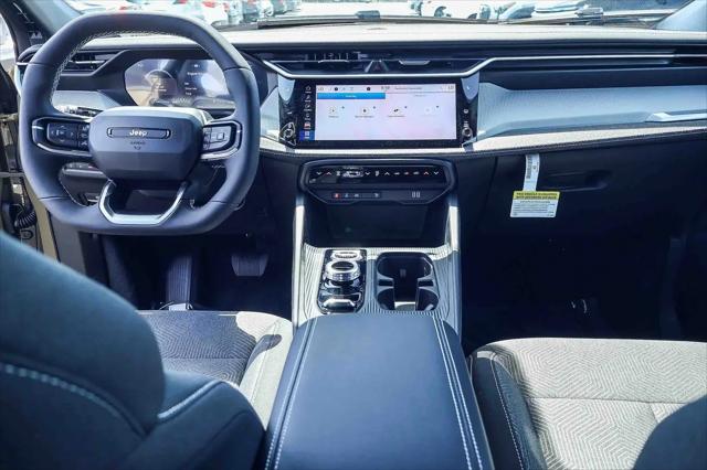 2026 Jeep Cherokee Laredo 4x4