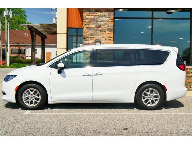 2023 Chrysler Voyager LX