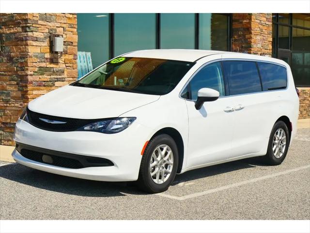 2023 Chrysler Voyager LX