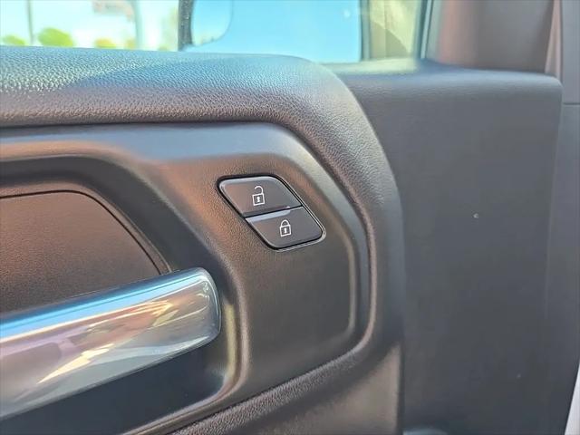 2025 Chevrolet Silverado 1500 4WD Crew Cab Short Bed Custom