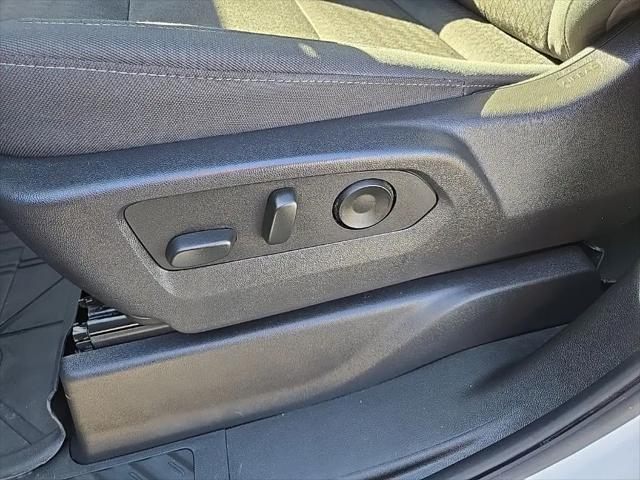 2025 Chevrolet Silverado 1500 4WD Crew Cab Short Bed Custom