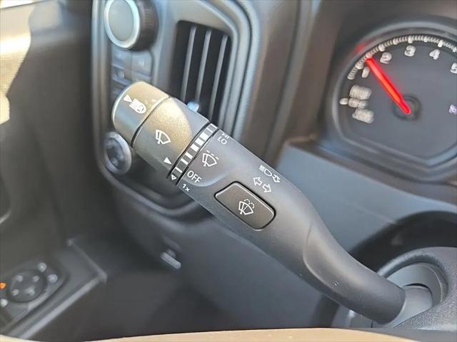 2025 Chevrolet Silverado 1500 4WD Crew Cab Short Bed Custom