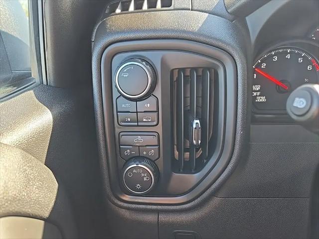 2025 Chevrolet Silverado 1500 4WD Crew Cab Short Bed Custom