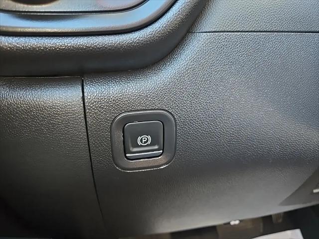 2025 Chevrolet Silverado 1500 4WD Crew Cab Short Bed Custom
