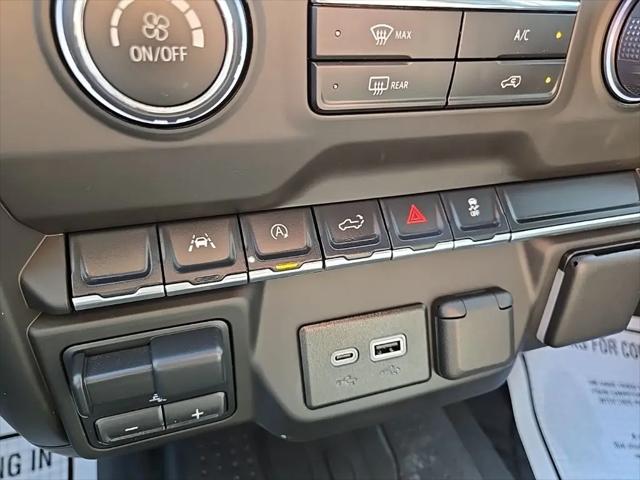 2025 Chevrolet Silverado 1500 4WD Crew Cab Short Bed Custom