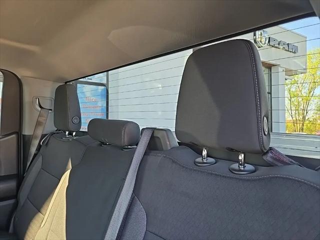 2025 Chevrolet Silverado 1500 4WD Crew Cab Short Bed Custom