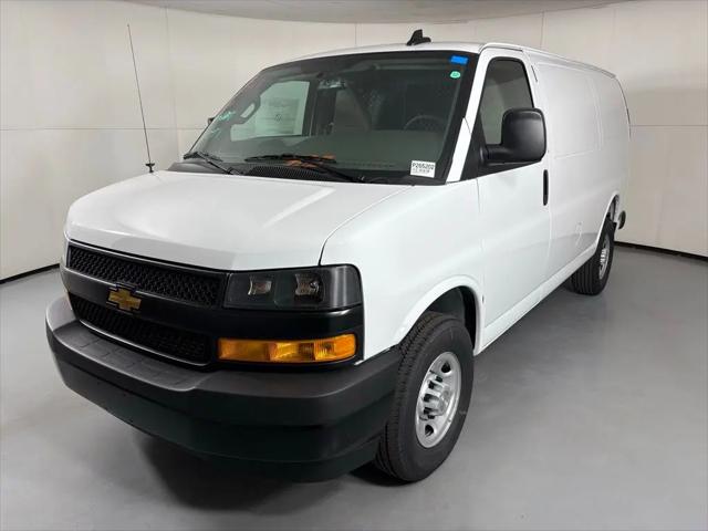 2026 Chevrolet Express Cargo Van 2500 Regular Wheelbase, WT, RWD
