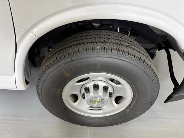 2026 Chevrolet Express Cargo Van 2500 Regular Wheelbase, WT, RWD