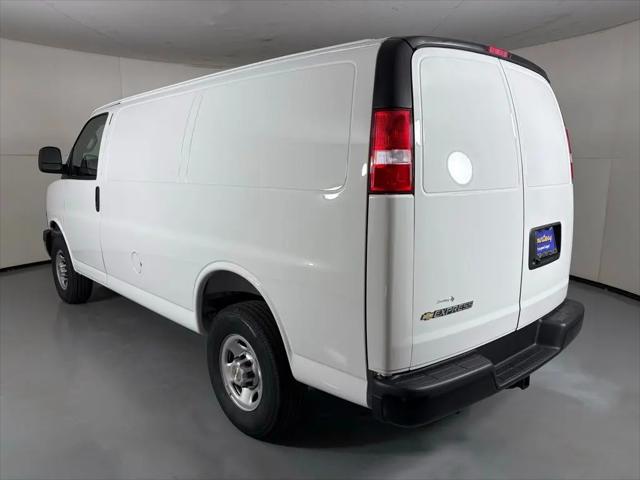 2026 Chevrolet Express Cargo Van 2500 Regular Wheelbase, WT, RWD