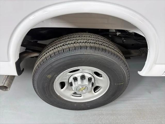 2026 Chevrolet Express Cargo Van 2500 Regular Wheelbase, WT, RWD
