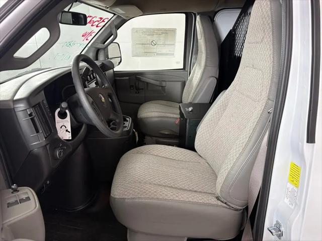 2026 Chevrolet Express Cargo Van 2500 Regular Wheelbase, WT, RWD