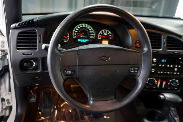 2004 Chevrolet Monte Carlo LS