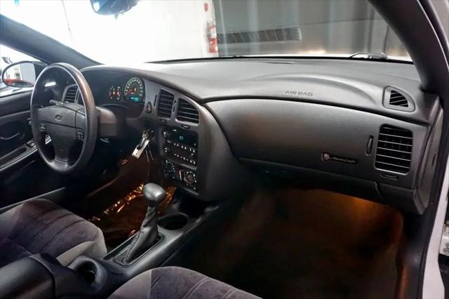 2004 Chevrolet Monte Carlo LS