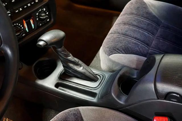 2004 Chevrolet Monte Carlo LS