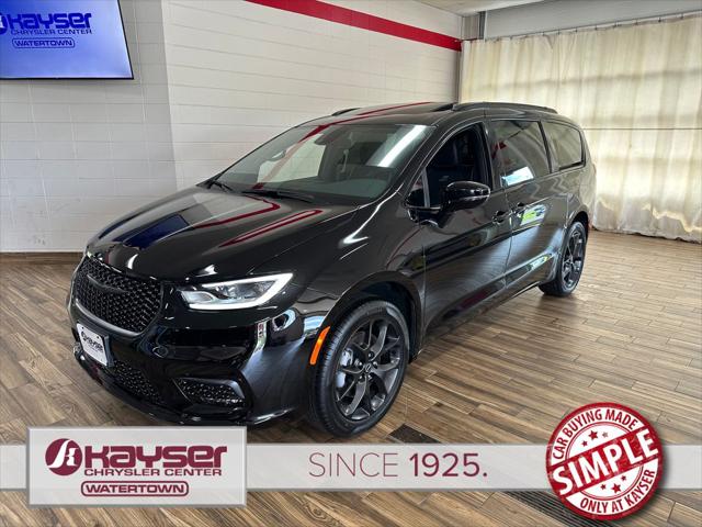 2026 Chrysler Pacifica Limited AWD for sale in Watertown, WI