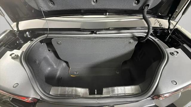 2022 Chevrolet Camaro RWD Convertible 2LT