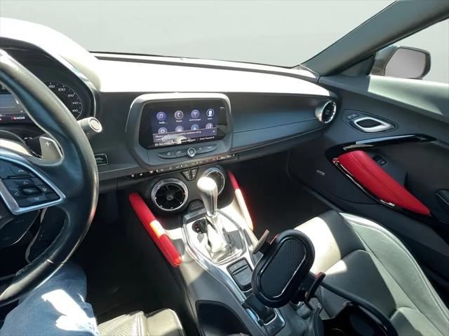 2022 Chevrolet Camaro RWD Convertible 2LT