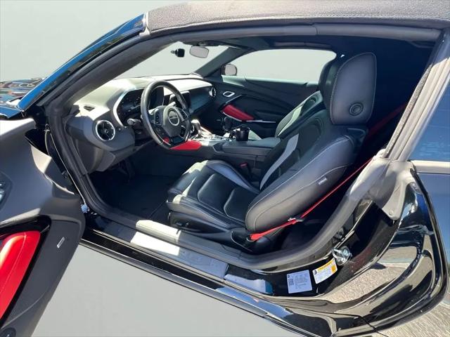 2022 Chevrolet Camaro RWD Convertible 2LT
