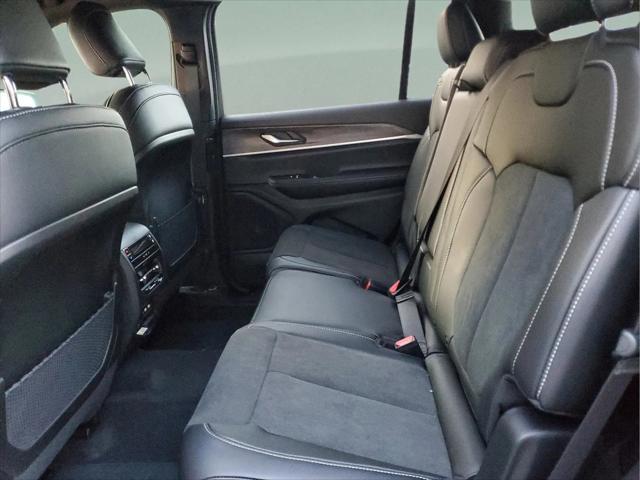 2026 Jeep Grand Cherokee L Altitude 4x2