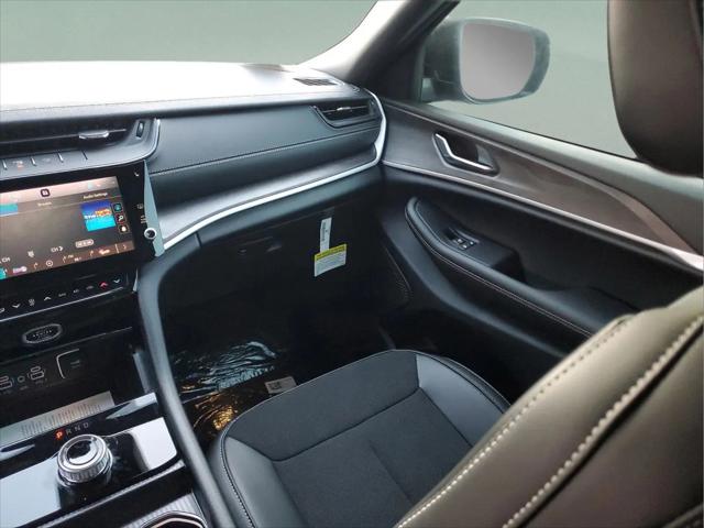 2026 Jeep Grand Cherokee L Altitude 4x2