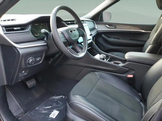 2026 Jeep Grand Cherokee L Altitude 4x2