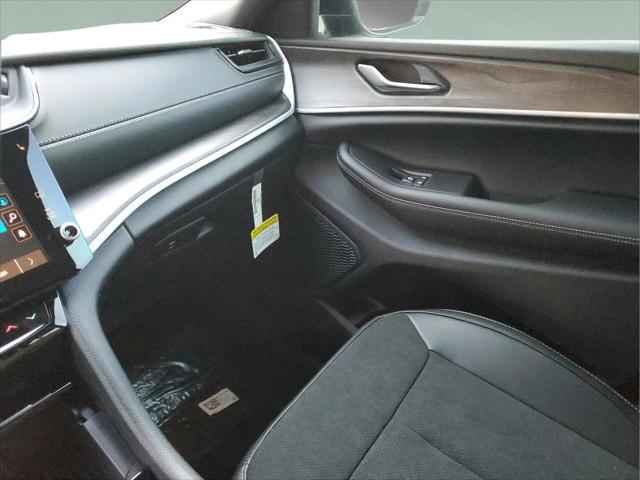 2026 Jeep Grand Cherokee L Altitude 4x2