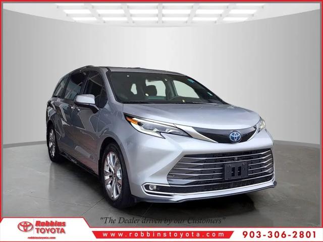 2022 Toyota Sienna Platinum for sale in Nash, TX