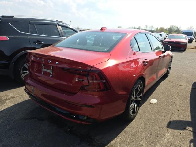 2023 Volvo S60 B5 Core Dark Theme