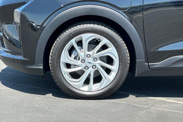 2027 Chevrolet Bolt LT FWD