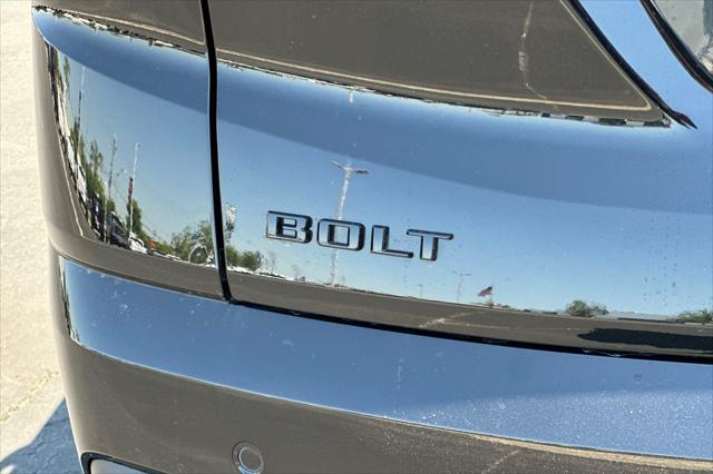 2027 Chevrolet Bolt LT FWD
