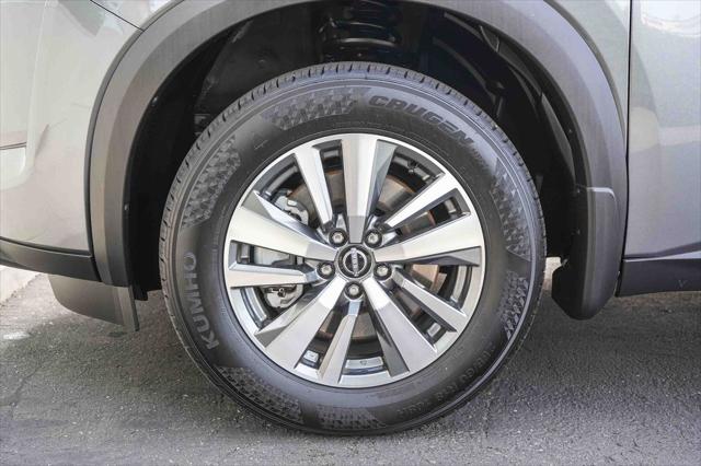 2025 Nissan Pathfinder SL FWD