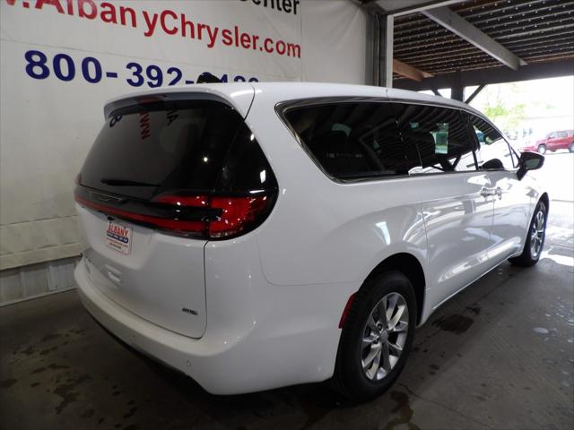 2027 Chrysler Pacifica Select