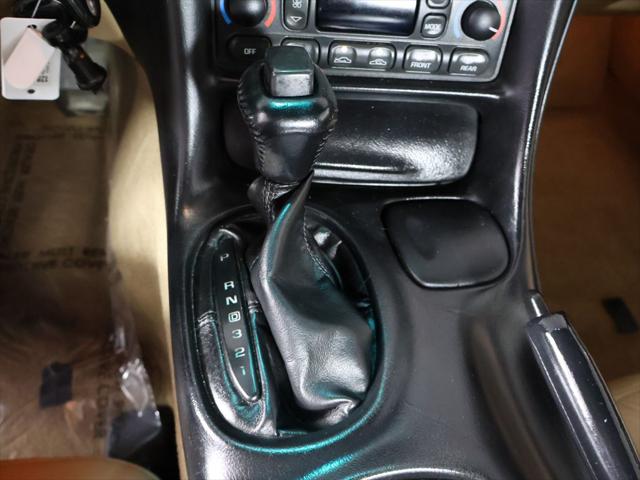 2004 Chevrolet Corvette Base