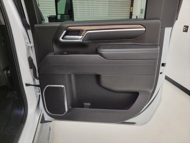 2025 Chevrolet Silverado 2500HD 4WD Crew Cab Standard Bed LT
