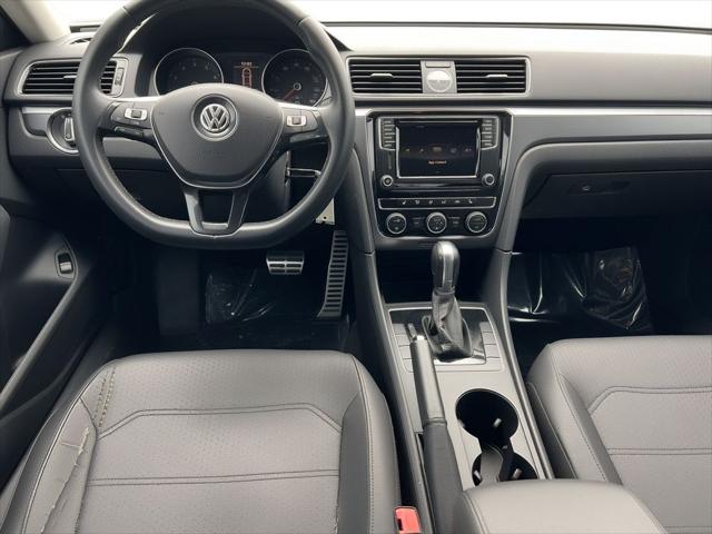 2017 Volkswagen Passat 1.8T R-Line