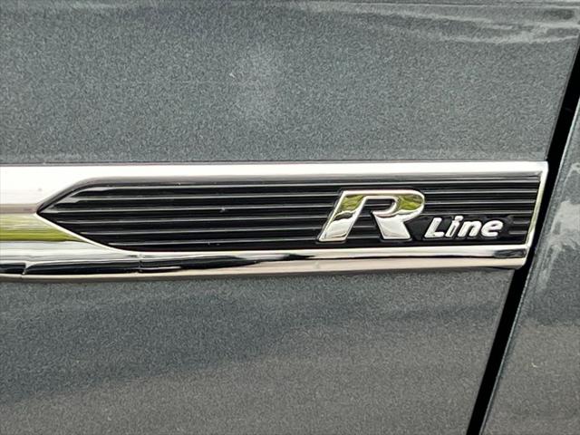 2017 Volkswagen Passat 1.8T R-Line