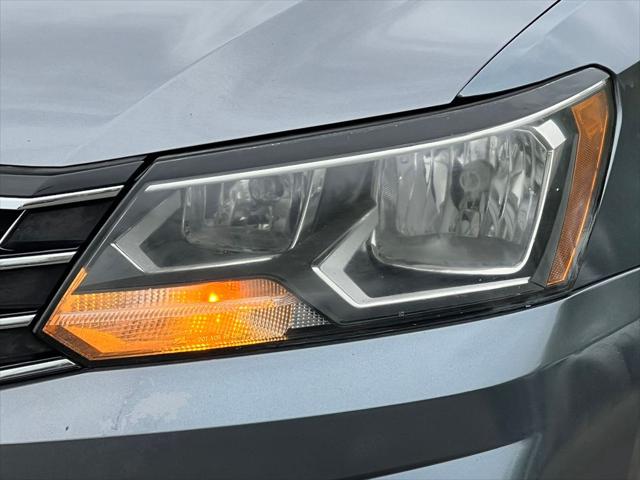 2017 Volkswagen Passat 1.8T R-Line