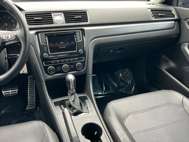 2017 Volkswagen Passat 1.8T R-Line