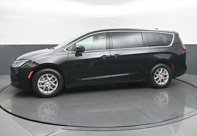 2027 Chrysler Pacifica PACIFICA SELECT