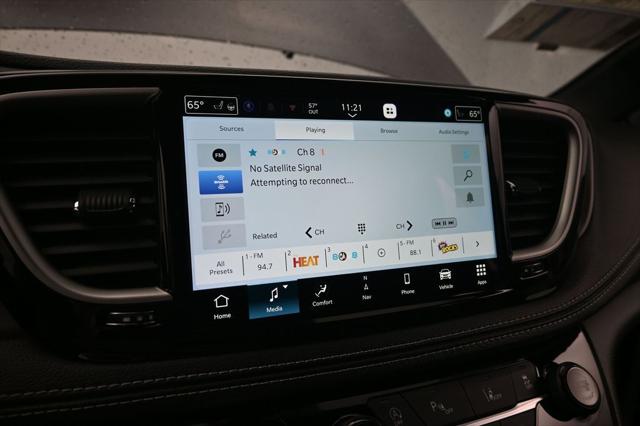 2027 Chrysler Pacifica Select