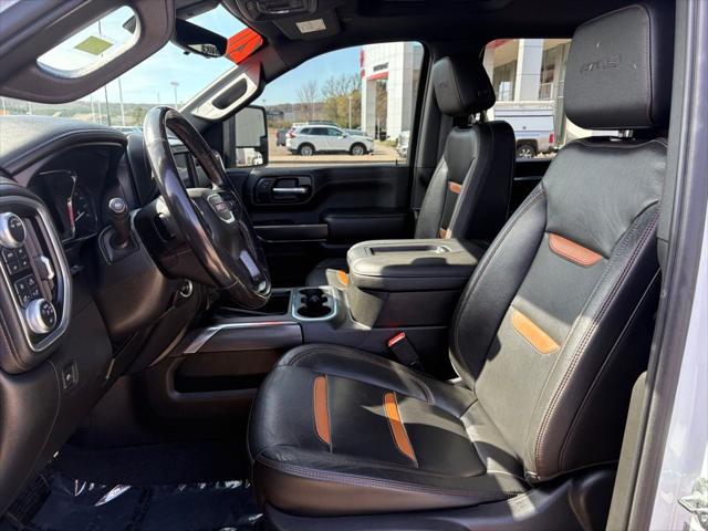 2020 GMC Sierra 2500HD 4WD Crew Cab Standard Bed AT4